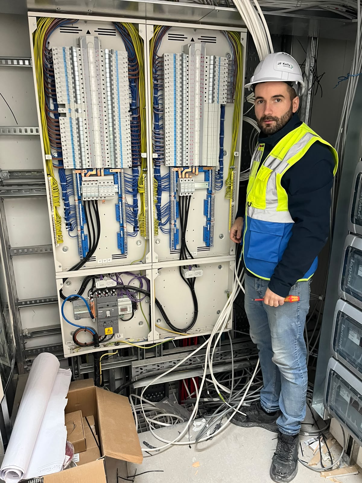 Powerline Group electrician